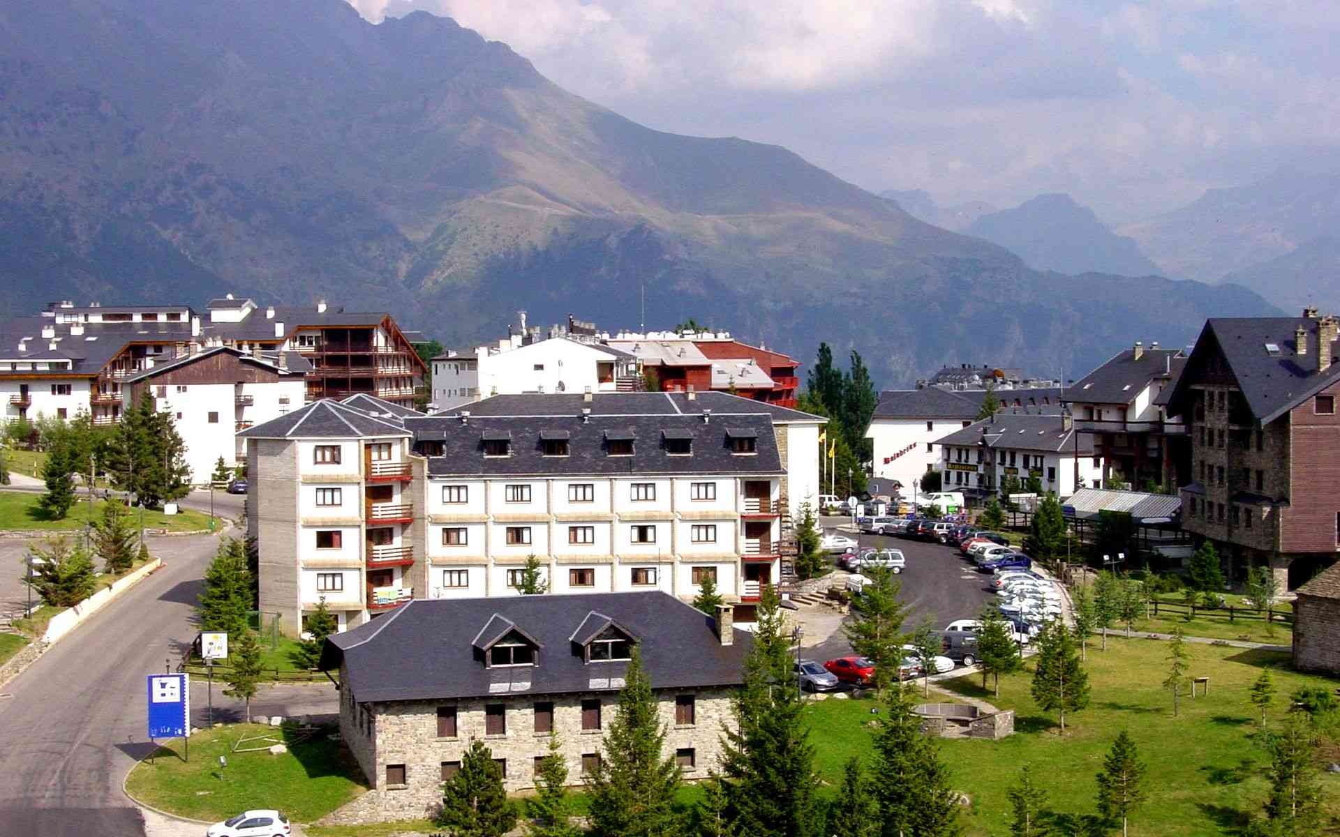 Hotel Nievesol Formigal Exterior photo